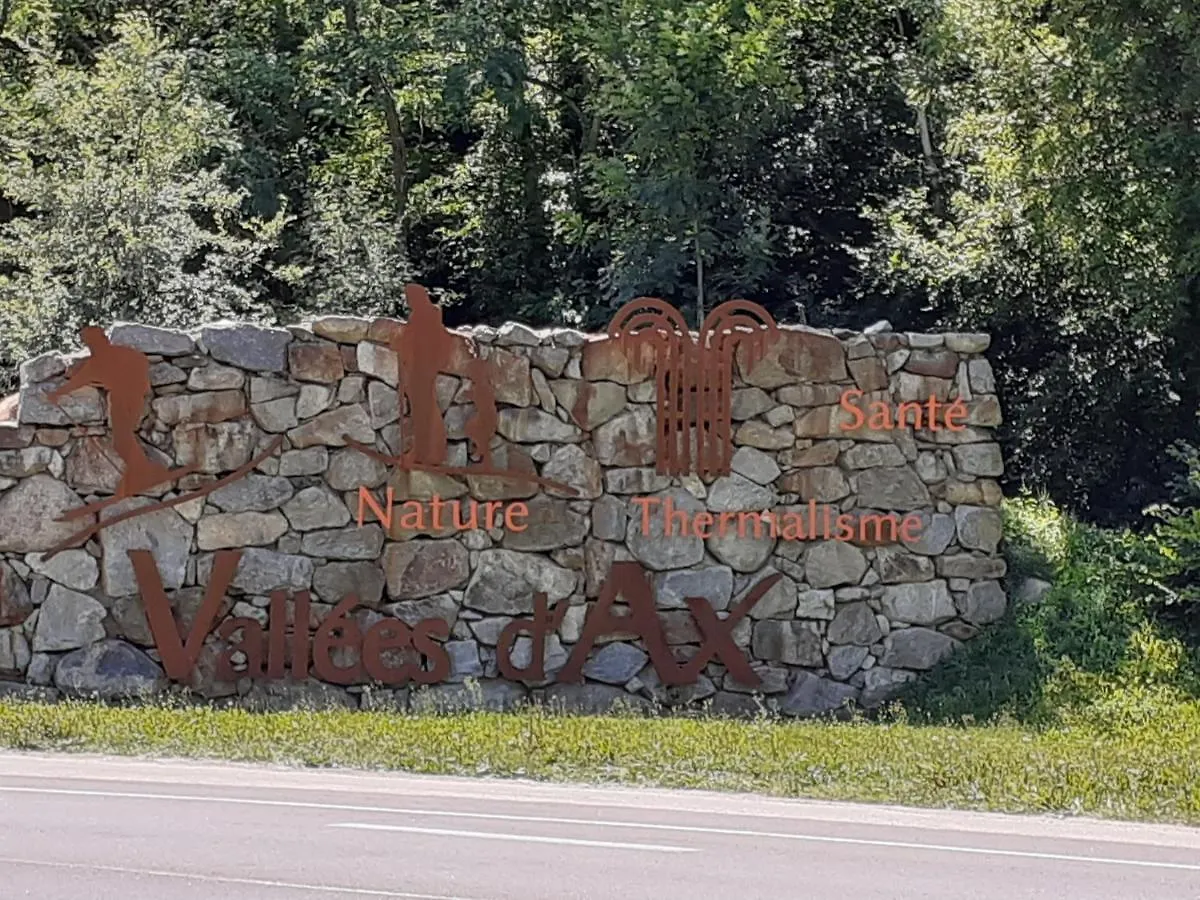 Апартаменты Maison De Village Savignac-Les-Ormeaux